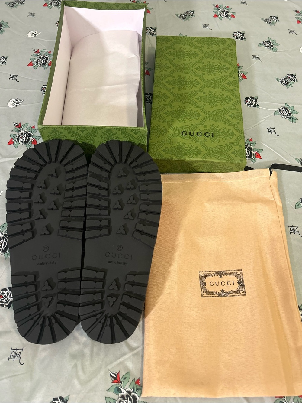 Gucci Slides - Picture 4 of 4